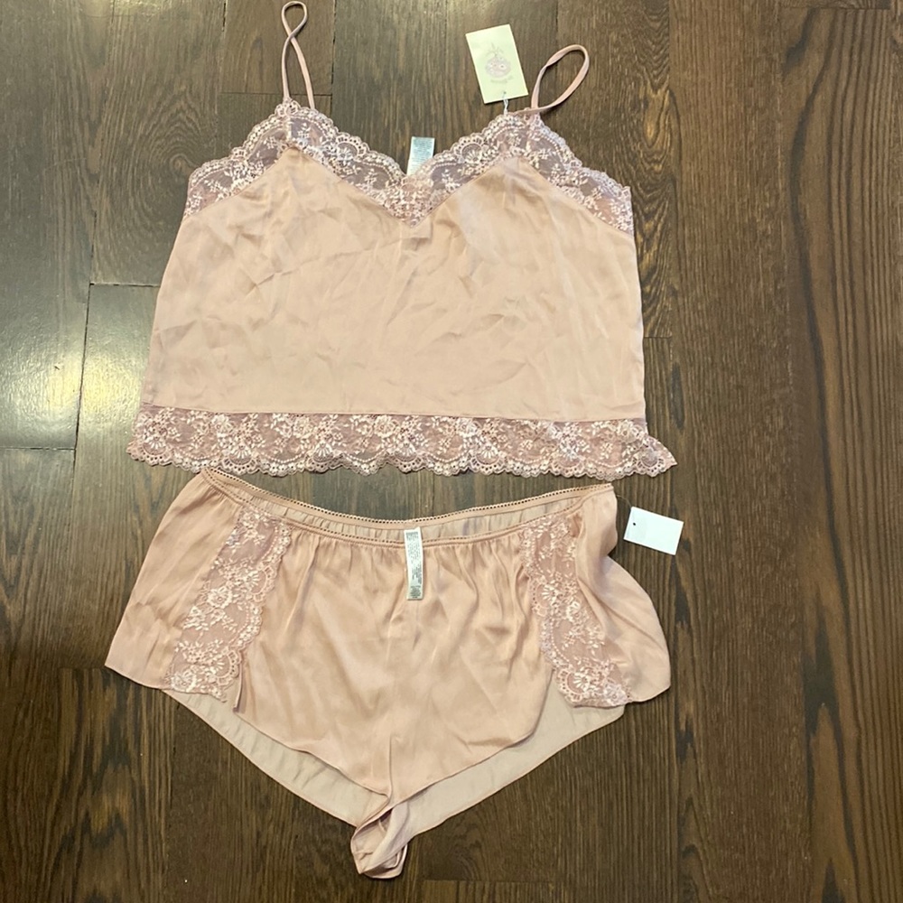 IN BLOOM JONQUIL NWT CALM CAMI SET